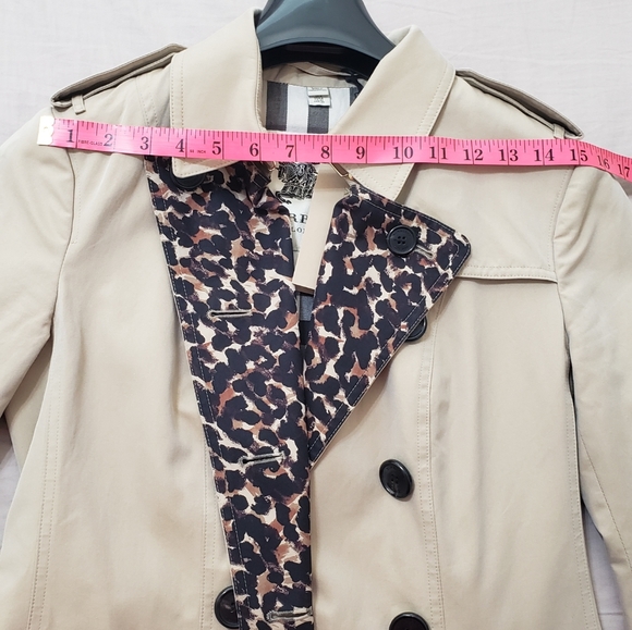 100% Authentic Burberry Sandringham Mid-Length Trenchcoat, Honey Sz 6 US - Picture 15 of 16
